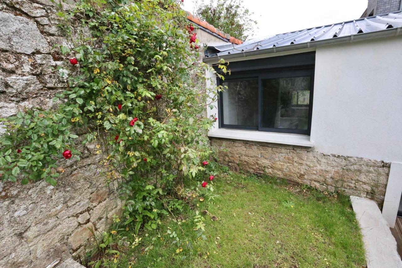 L'Atelier Et Sa Terrasse Lägenhet Pontivy Exteriör bild